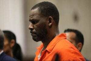 Coronavirus : R. Kelly Demande Sa Mise En Liberté Depuis La Prison De Chicago