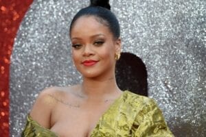 La Lutte Contre Coronavirus : Rihanna Fait Un Don De 5 Millions De Dollars