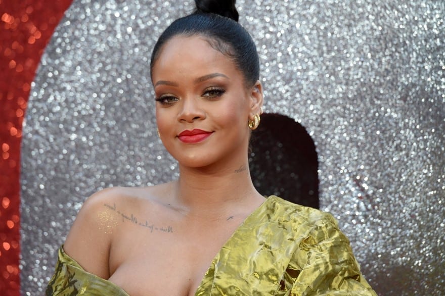 La Lutte Contre Coronavirus : Rihanna Fait Un Don De 5 Millions De Dollars