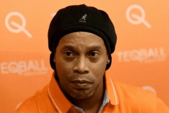 Ronaldinho Fait Un Test De Coronavirus En Prison
