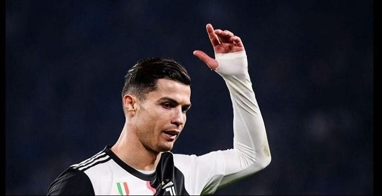 Ronaldoun récent classement footballeurs le met très en colèreIl réagit - Cristiano Ronaldo a fui l'Italie à cause du coronavirus
