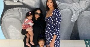 Vanessa Bryant Immortalisée Avec Ses Filles Devant Une Murale En Hommage À Kobe Et Gianna