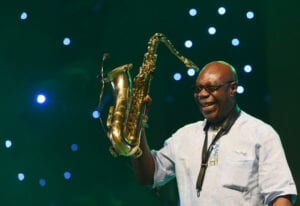 Manu Dibango Est Décédé  Du Covid-19