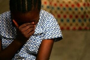 Cameroun : Une Lesbienne Sauvagement Violée Par Cinq Hommes