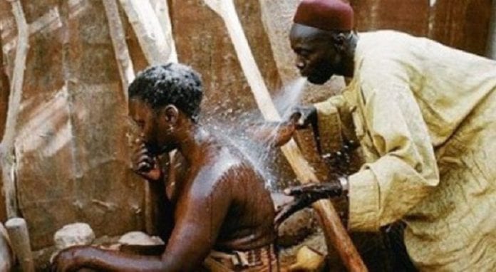 Cameroun Un Guérisseur Traditionnel Contaminer Patients