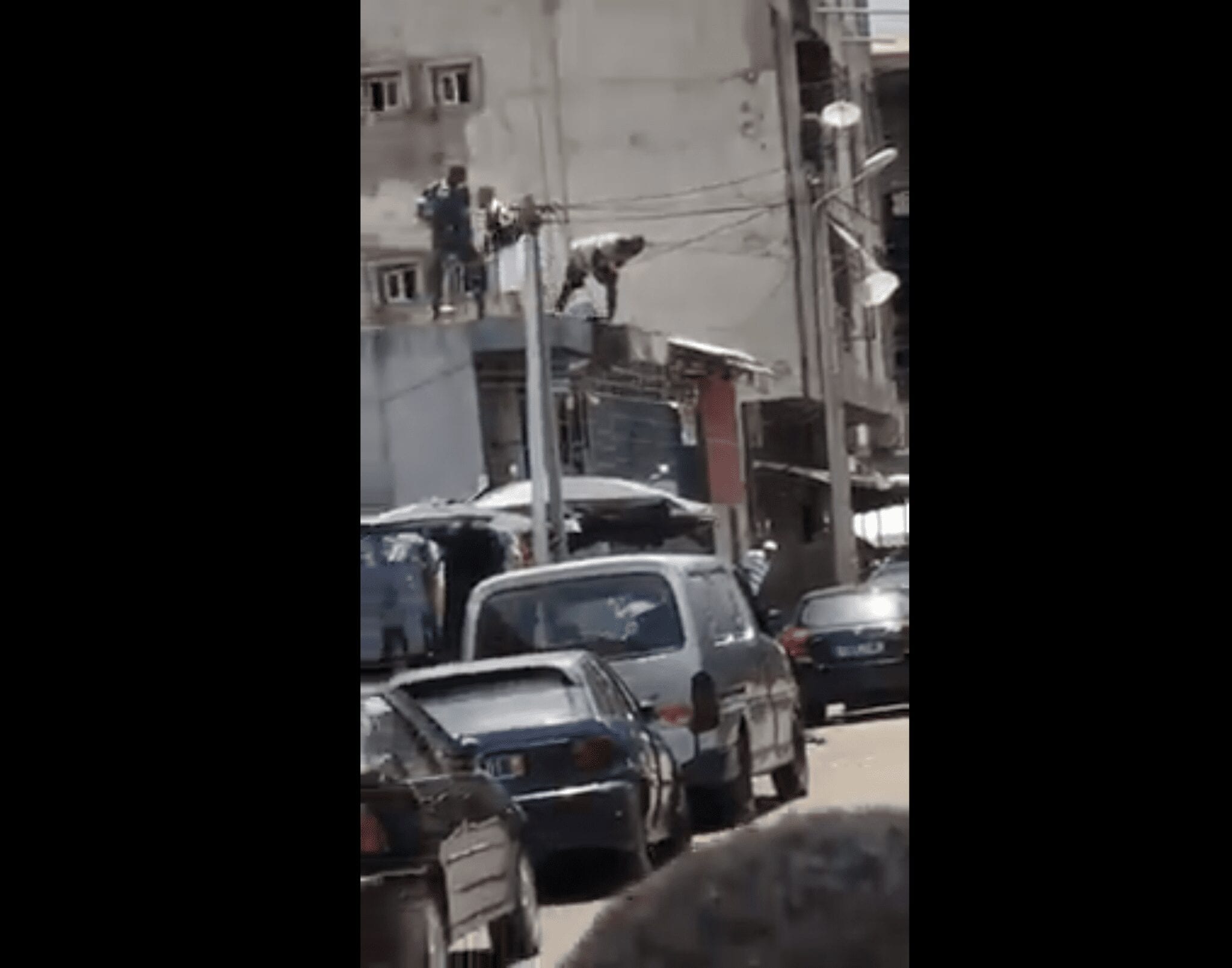 Côte D&Rsquo;Ivoire : La Vidéo D&Rsquo;Un Braquage Spectaculaire En Plein Jour Fait Le Buzz Sur La Toile