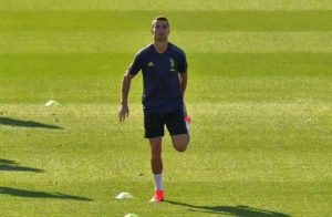 Portugal : Cristiano Ronaldo S&Rsquo;Entraîne Dans Un Stade Malgré Le Confinement