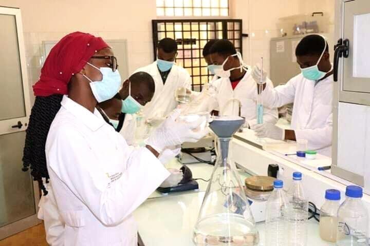 Togo : Les Étudiants En Pharmacie Se Mobilisent Contre Le Coronavirus