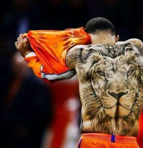 Memphis Depay A Un Lion Comme Animal De Compagnie