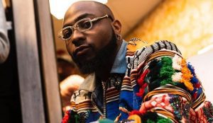 Un Internaute S’en Prend Au Père De Davido, Il Répond