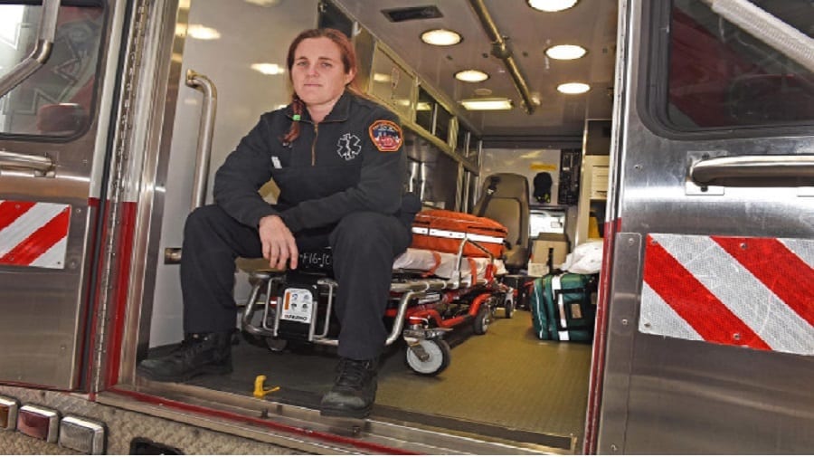 Un Ambulancier De Nyc Dit Que Les Patients Atteints De Covid19 Ont Été Amenés À L’hôpital «Pour Mourir»