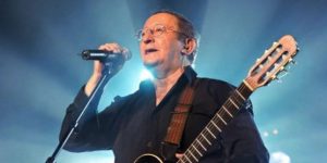 Algérie : Décès Du Chanteur Idir, Légende De La Musique Kabyle