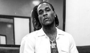 Burna Boy Taclé Par La Toile Pour Un Commentaire Jugé Haineux