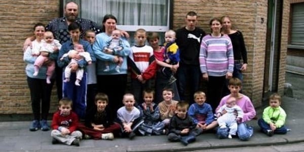 Belgique: Un Homme A 3 Femmes, 31 Enfants Et Touche 7500€ D’allocations Familiales Par Mois
