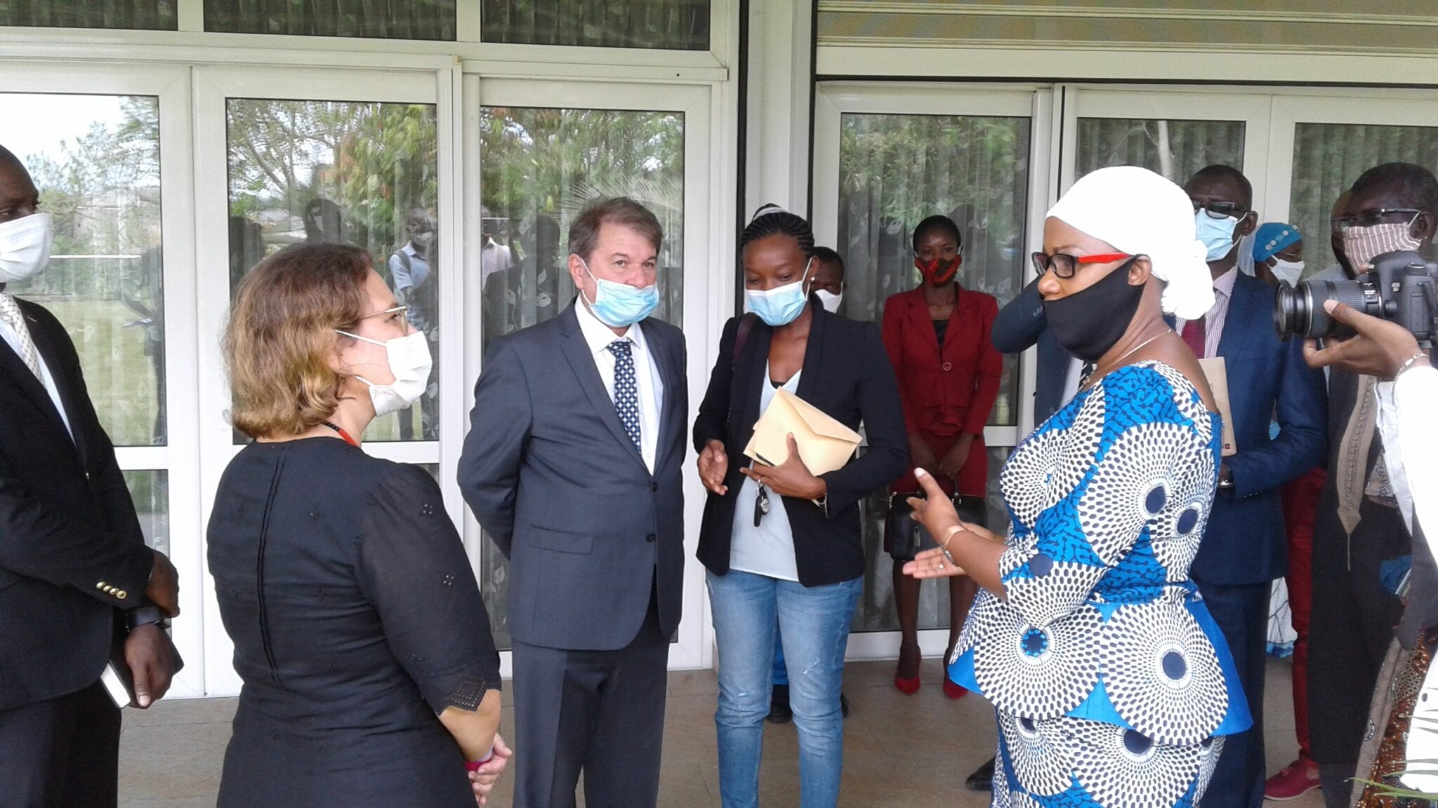 Côte D’ivoire : Don D’un Groupe Ivoiro-Turc À Une Ong Pour Assister Les Personnes Vulnérables