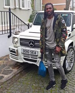 Adebayor Publie Ses Voitures De Luxe Et Crée Une Polémique