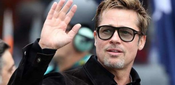 Jennifer Aniston porte toujours bague de fiançailles Brad Pitt - Jennifer Aniston porte toujours la bague de fiançailles de Brad Pitt
