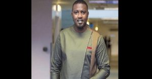 John Dumelo: “Ma Mère Voulait Que Je Sois Un Prêtre”