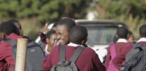 Les Enseignants Du Zimbabwe Demandent Un Report De La Réouverture Des Écoles