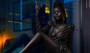 Nyakim Gatwech Ou La Femme À La Peau La Plus Noire Du Monde