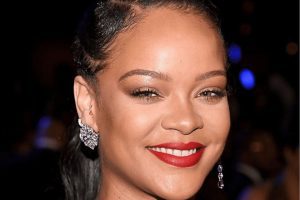 Rihanna : À 32 Ans, Elle Est Plus Riche Que La Reine D’angleterre