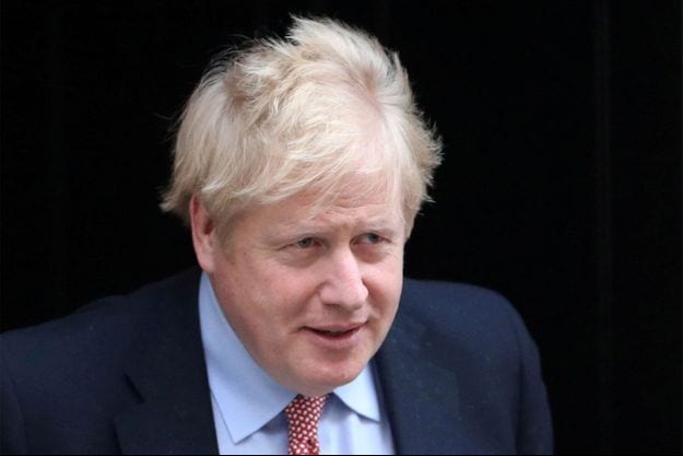 Royaume Uni Johnson Maintient Son Conseiller Accusé D’avoir Enfreint Le Confinement