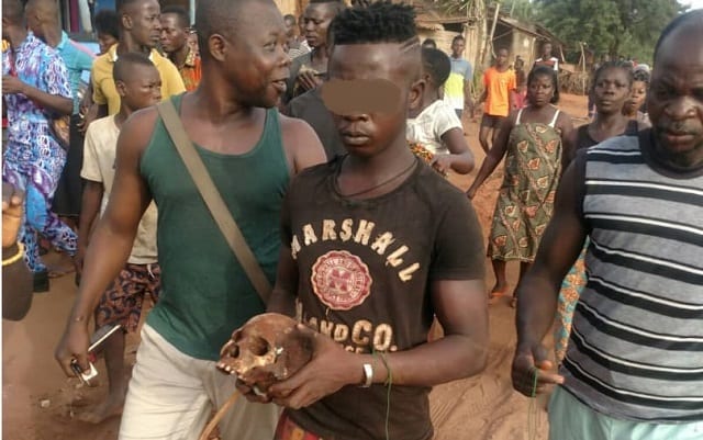 Togoun jeune arrêté plusieurs crânes humains - Togo : un jeune arrêté avec plusieurs crânes humains