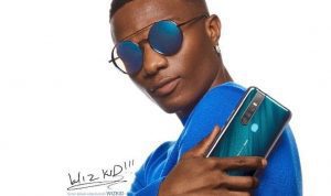 Wizkid Répond À Un Fan Qui Est Surpris De Le Voir Utiliser Un Android