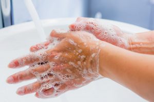 Que Faire Quand Toute La Famille A Mal Aux Mains, À Force De Les Laver ?