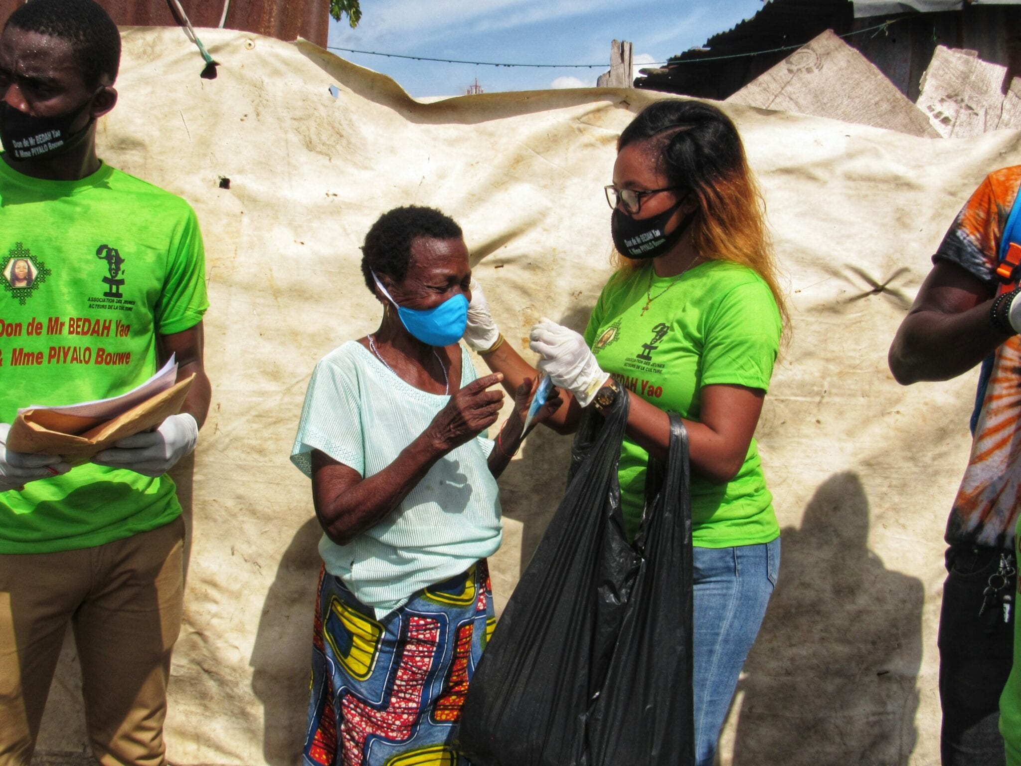 AJAC Togo vient en aide à des personnes vulnérables scaled