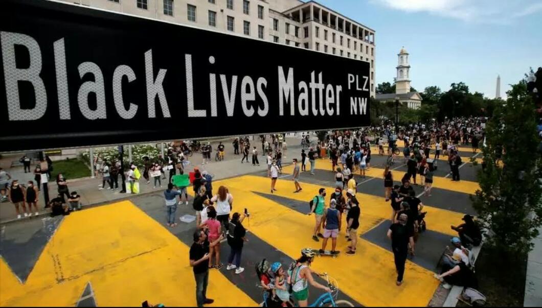 Washington : Le Lieu Des Manifestations Rebaptisé  » Black Lives Matter Plaza »