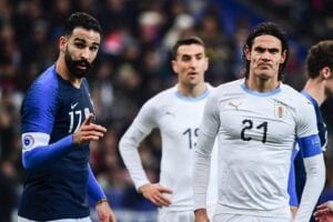 Foot Psg – Psg : Cavani Défoncé À Paris, Il Se Fait Consoler À L’om