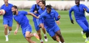 Giroud Humilie Batshuayi À L’entraînement, Les Joueurs De Chelsea Exultent