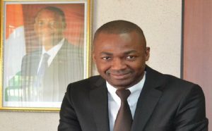 L&Rsquo;Ivoirien Karim Ouattara Embauche Un Jeune Qui Tente De Le Voler