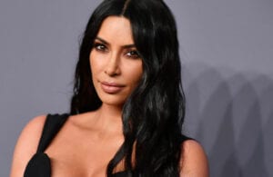 Kim Kardashian Dévoile Une Adorable Photo Avec Toute Sa Famille !