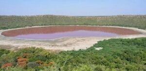 L’eau D&Rsquo;Un Lac Devient Rose Sans Qu’on Sache Très Bien Pourquoi