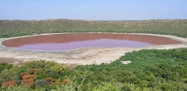 L’eau dun lac devient rose sans qu’on sache très bien pourquoi - L’eau d'un lac devient rose sans qu’on sache très bien pourquoi