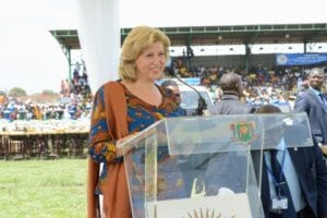 Mme Dominique Ouattara (Prsidente De Children Of Africa) Aux Femmes Du Denguel : Votre Courage Et Votre Dynamisme Sont Exemplaires