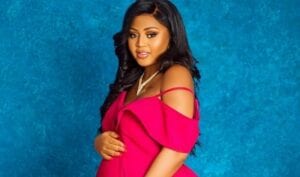 Regina Daniels Donne Naissance À Son Premier Enfant