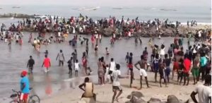 Sénégal : Les Plages Prises D&Rsquo;Assaut