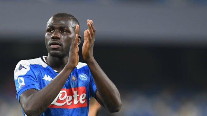 Koulibaly reste fidèle à Naples: « Les équipes me cherchent mais je suis toujours là »