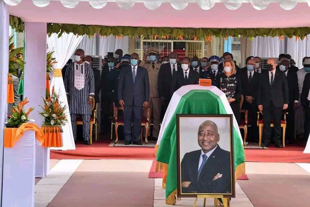 Obsèques de Amadou Gon Coulibaly: Polémique autour de la foule immense présente en pleine épidémie