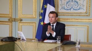 France : Macron Annonce Le Port Obligatoire Du Masque À Partir Du 1Er Août En Espace Clos