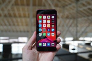 Grâce À L’iphone Se, Apple Attire Beaucoup D’anciens Utilisateurs D’android