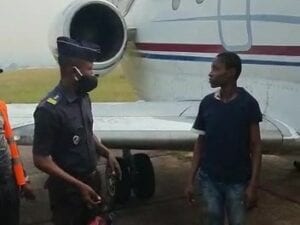 Rdc : Il S&Rsquo;Est Caché Dans Le Réacteur D&Rsquo;Un Jet Pour Aller En France (Vidéo)