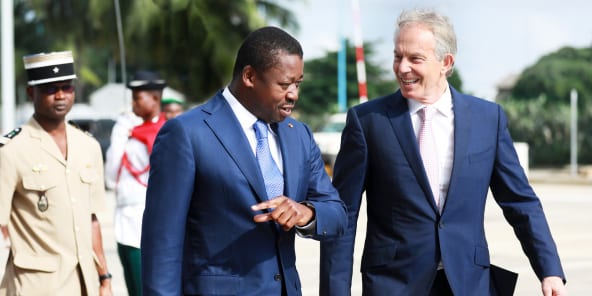 Tony Blair, L’homme Qui Murmure À L’oreille Des Présidents Africains