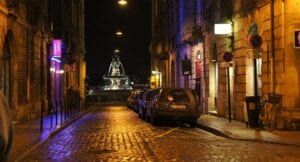 Un Homme Poignardé Au Cœur En Pleine Rue Pour Avoir Demandé À Des Jeunes De Ne Pas Uriner Sur Un Mur