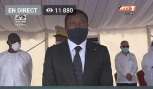 Faure Gnassingbé Porte Un Masque À La Prière Musulmane  Du Défunt Amadou Gon Coulibaly