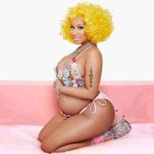 Nicki Minaj Dévoile Officiellement Sa Grossesse Au Public (Photos)