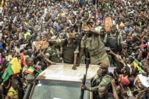 Le Peuple Malien Et Les Putschistes Ont Fêté Le Départ De Ibk